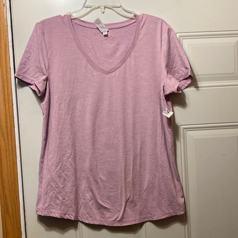 Women's V-Neck Lavender Top M NWT